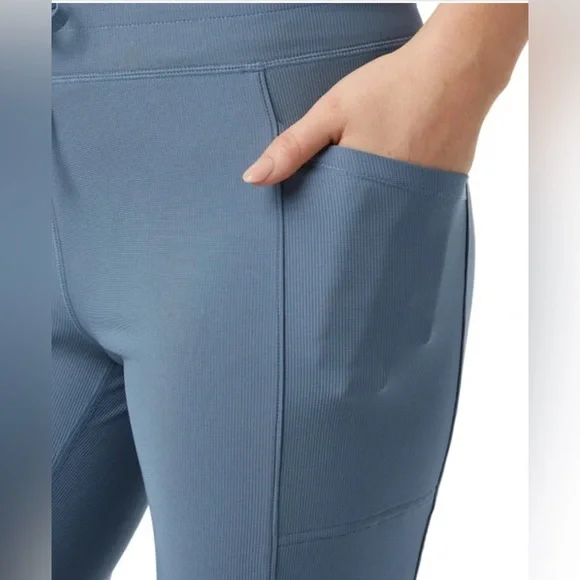 SOLD- NWT- 32 Degrees Women’s Active Semi-Flare Pant ✨ - Picture 3 of 3